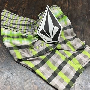 Volcom 4way Surf & Turf Hybrid Shorts Men’s 33 green/ blk/ gray plaid